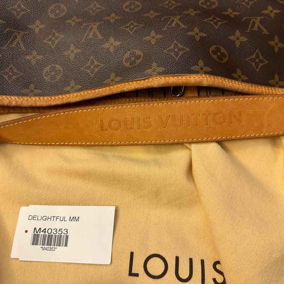Delightful Louis Vuitton - Picture 11 of 12